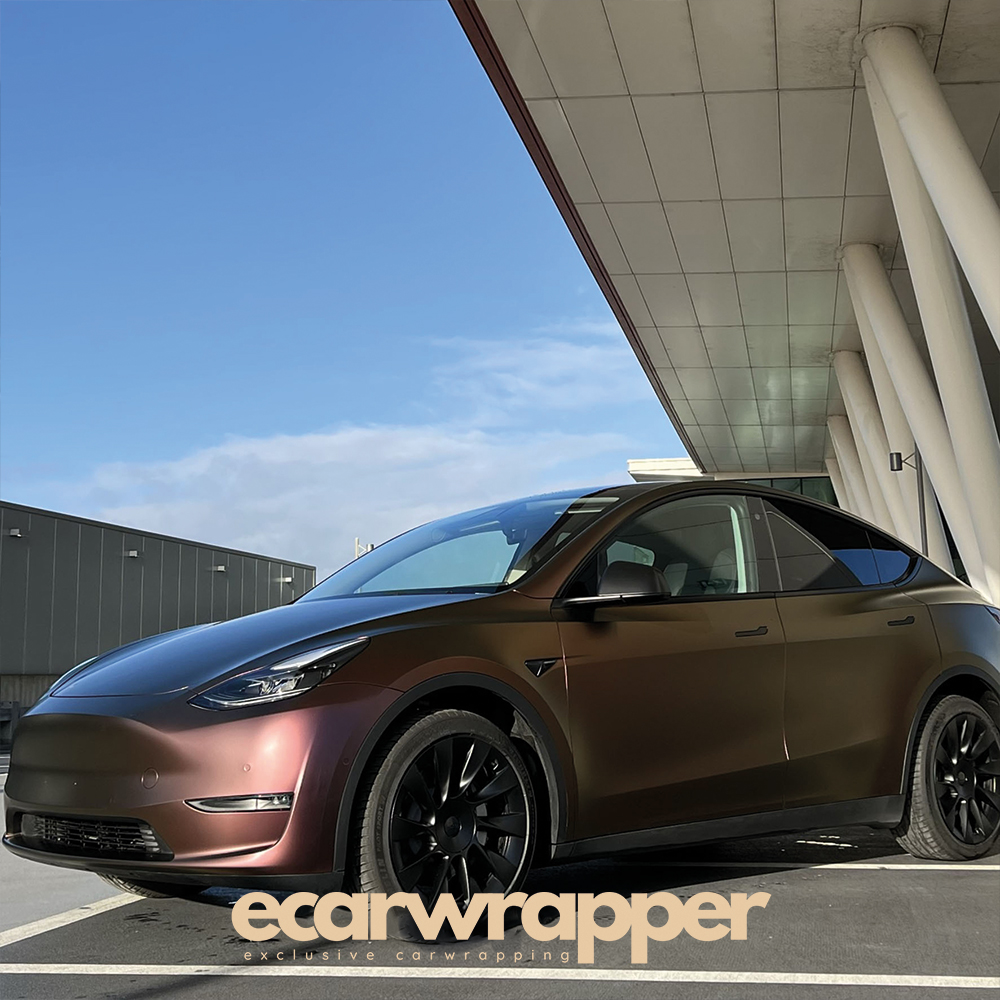 Tesla-Model-Y-gewrapt-in-3M-Satin-Flip-Volcanic-Flare