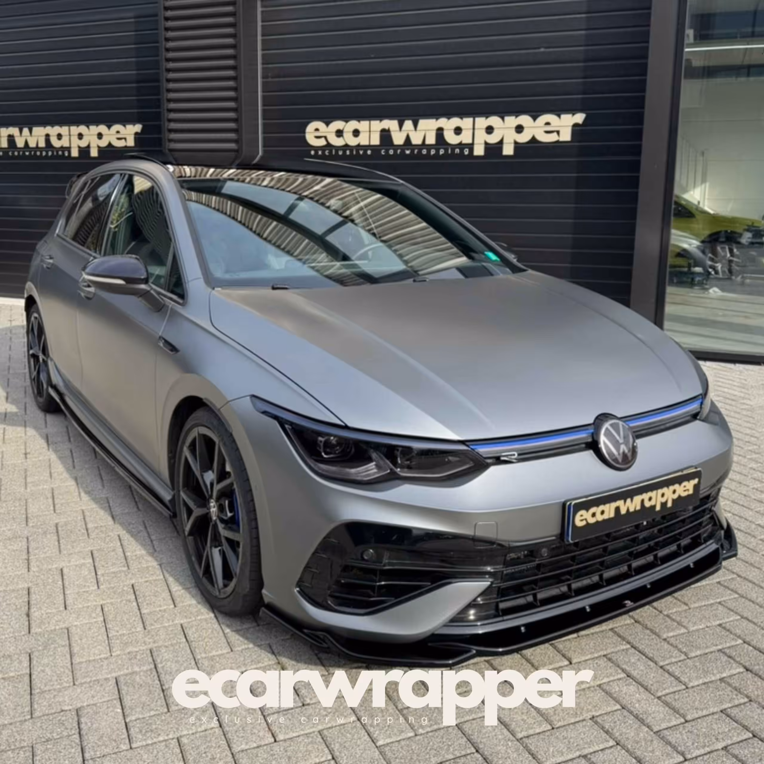 Golf R autowrap Metallic Satin Dark Grey met Maxton kit en glascoating